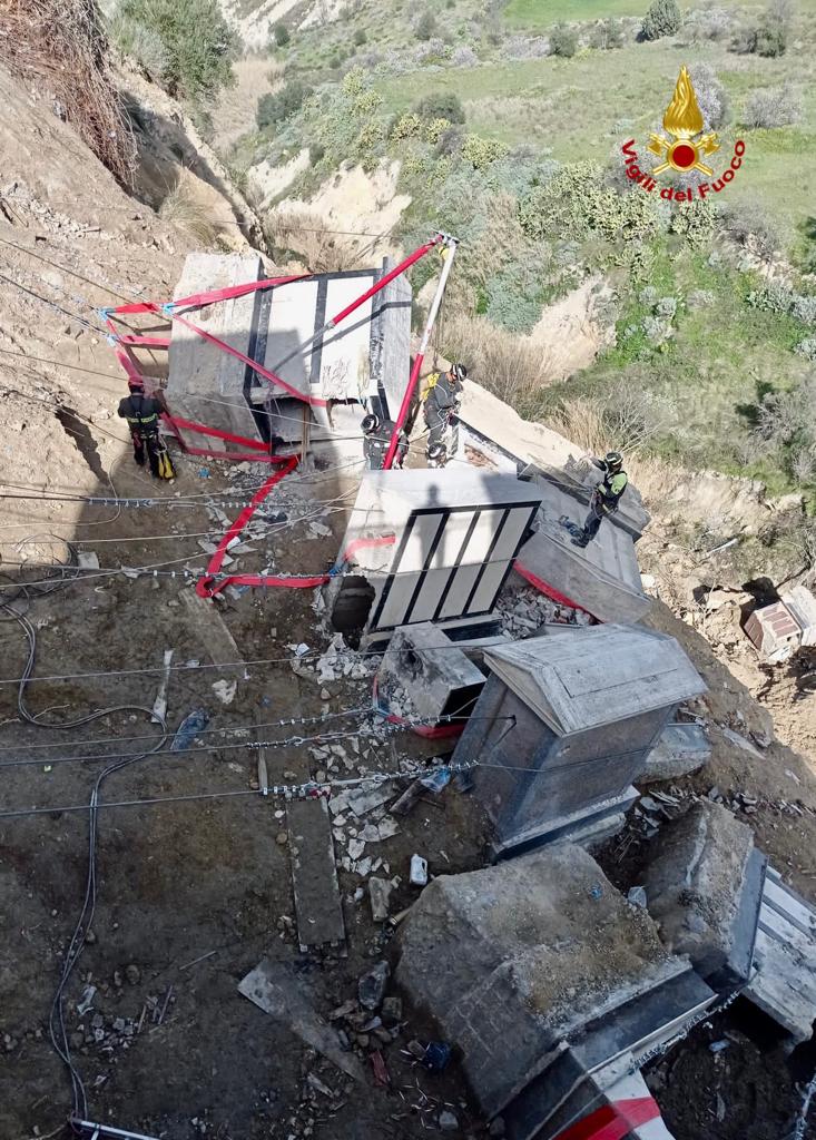 Maltempo a Mineo, conclusa prima fase di messa in sicurezza del cimitero [FOTO]