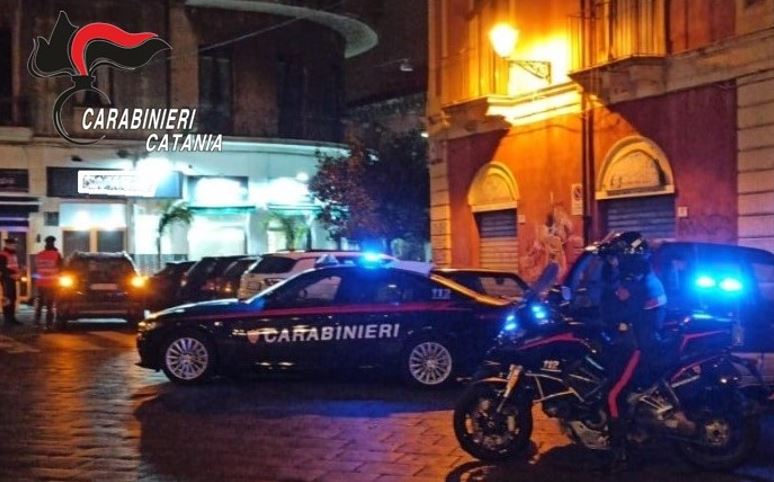 Tra lavoratori in nero e irregolarità, carabinieri in azione a Librino e Cibali