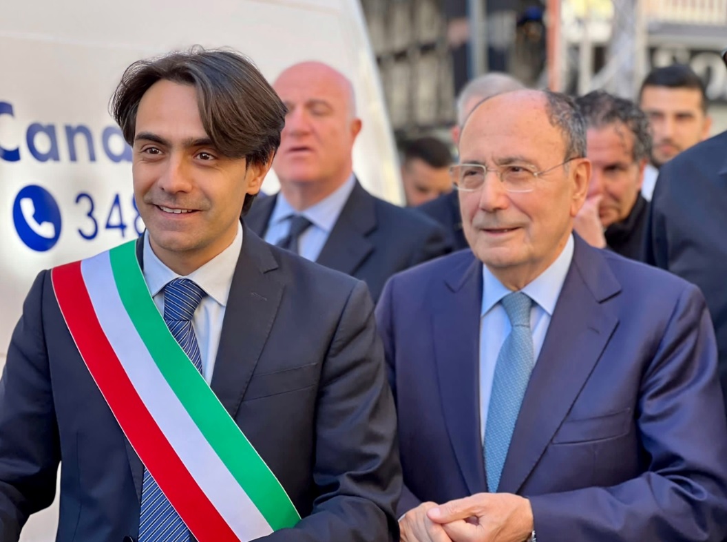 Schifani in visita a Misterbianco: “Regione vicina a Comuni e autonomie locali”