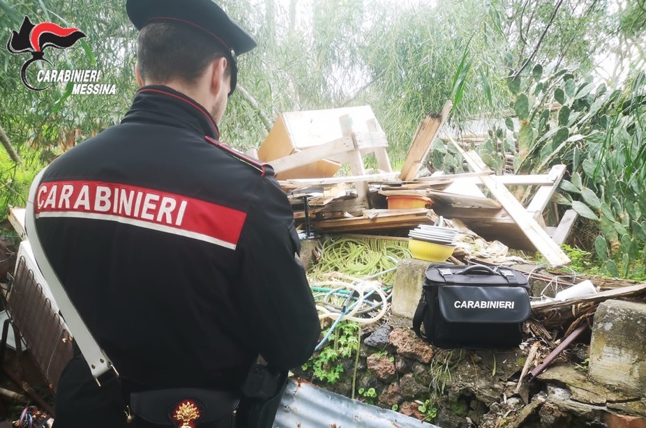 Rifiuti pericolosi, discariche e carcasse d’auto abbandonate: scattano denunce