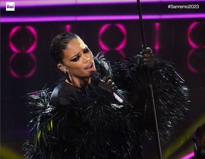 Il Capodanno di Palermo targato Elodie: strascico di polemiche al Comune