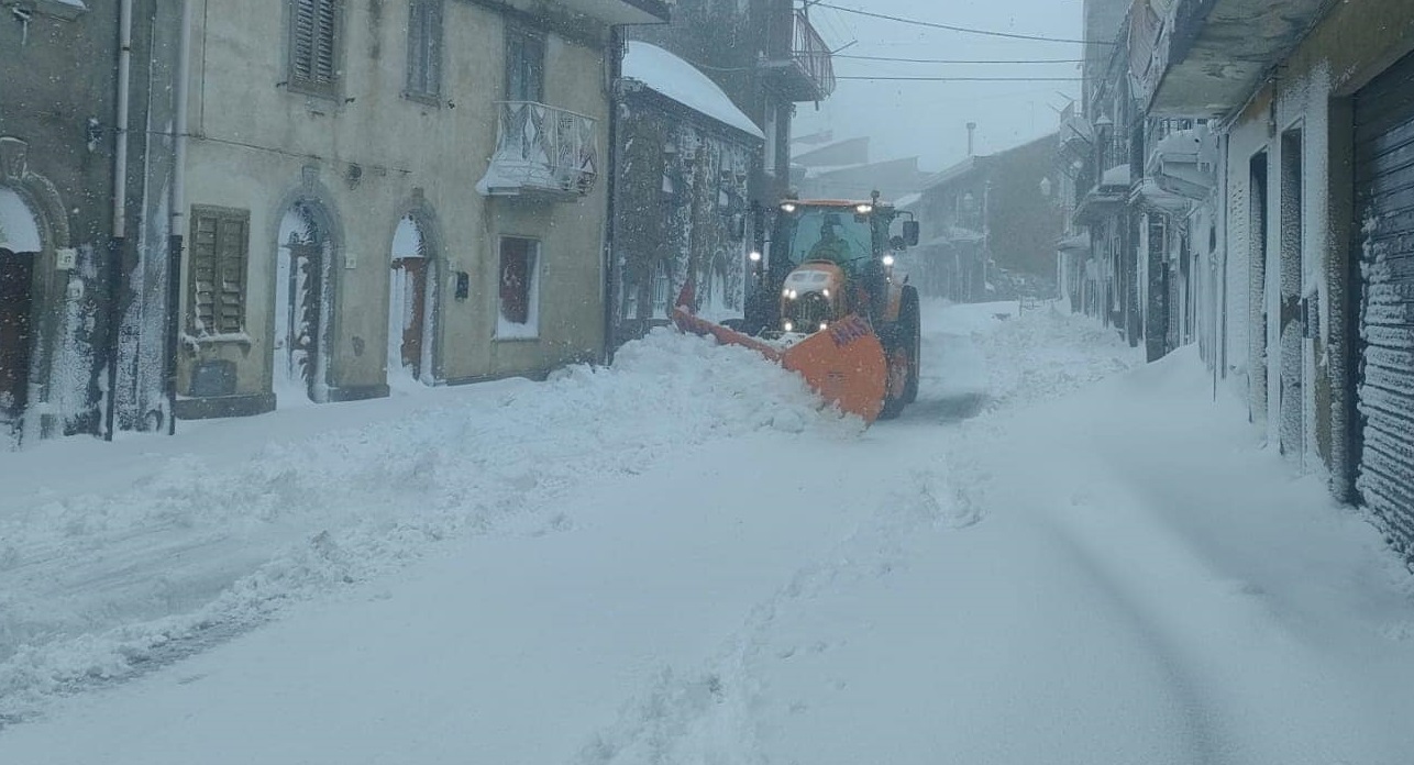 Maltempo, Messinese “in ginocchio” tra neve e disagi – FOTO e aggiornamenti su Floresta