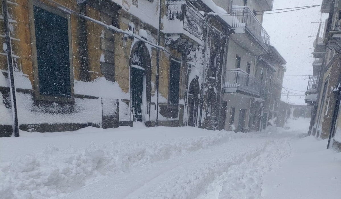 Maltempo, Messinese “in ginocchio” tra neve e disagi – FOTO e aggiornamenti su Floresta