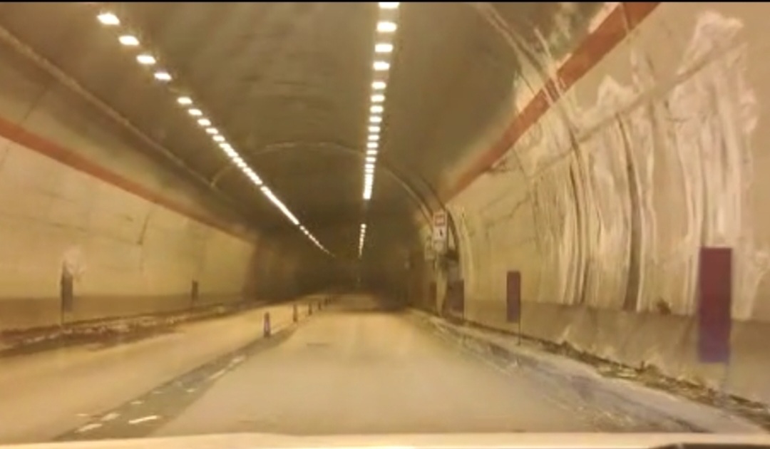 Galleria San Jachiddu, un chilometro “da incubo” tra voragini e disagi – FOTO