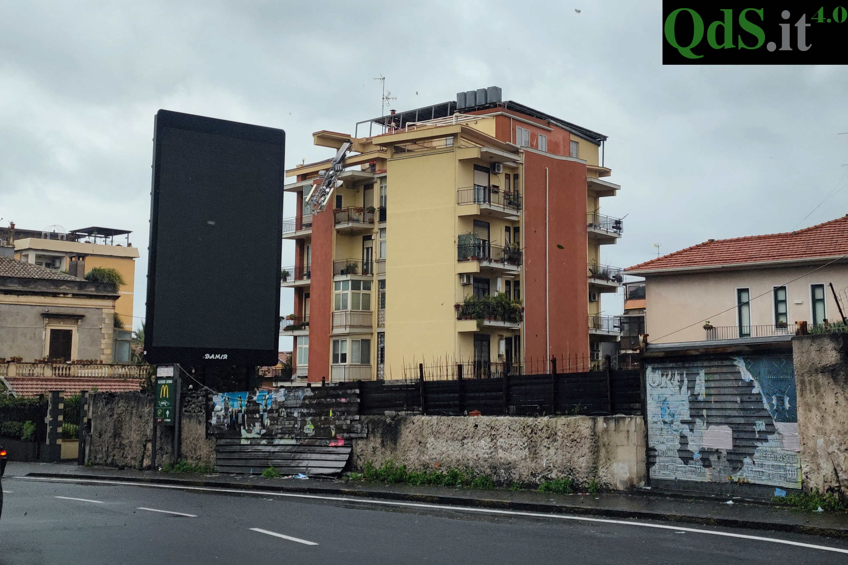 Dal vento incessante agli allagamenti, Sicilia “devastata” dal maltempo – FOTO