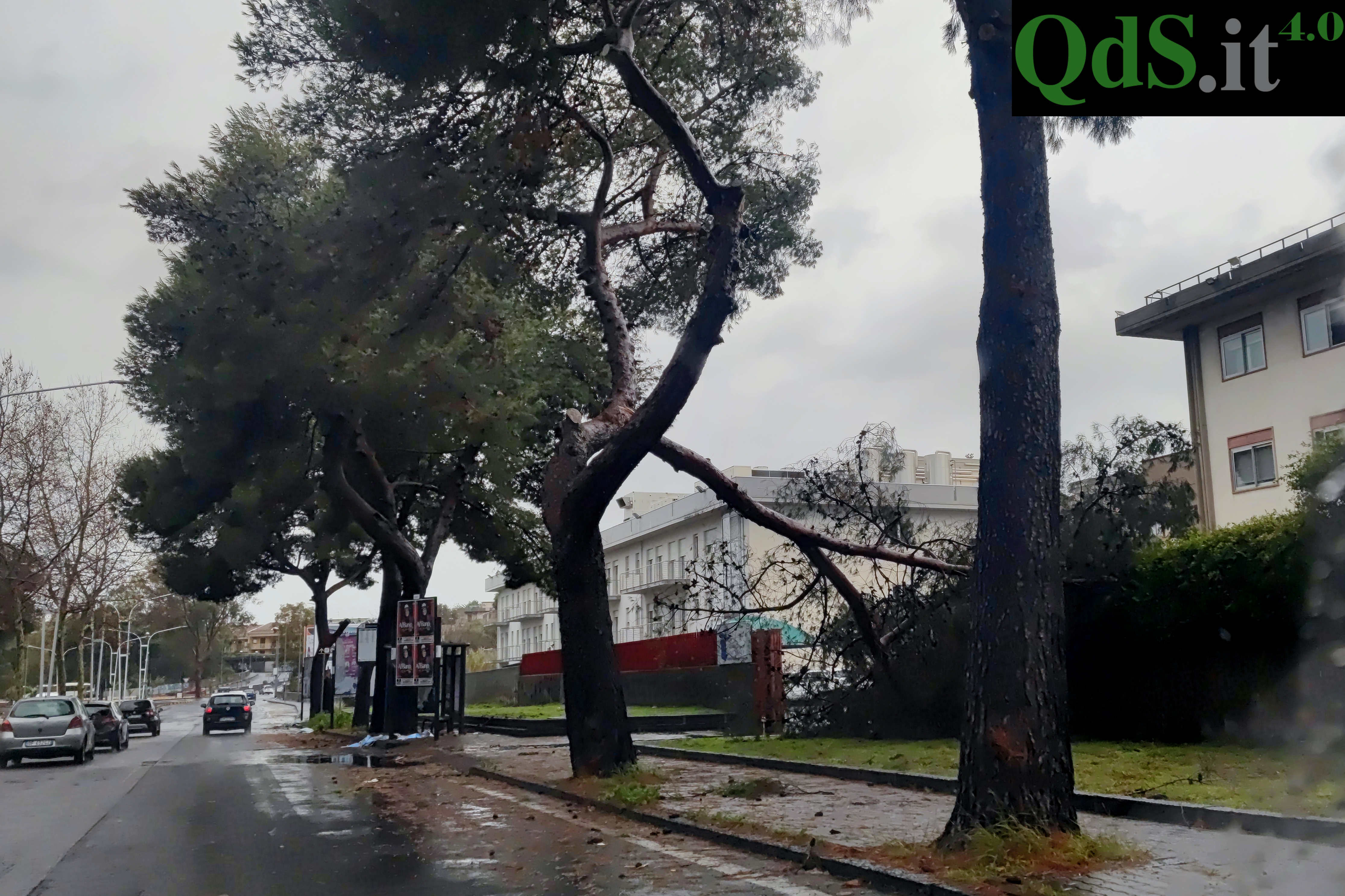 Dal vento incessante agli allagamenti, Sicilia “devastata” dal maltempo – FOTO
