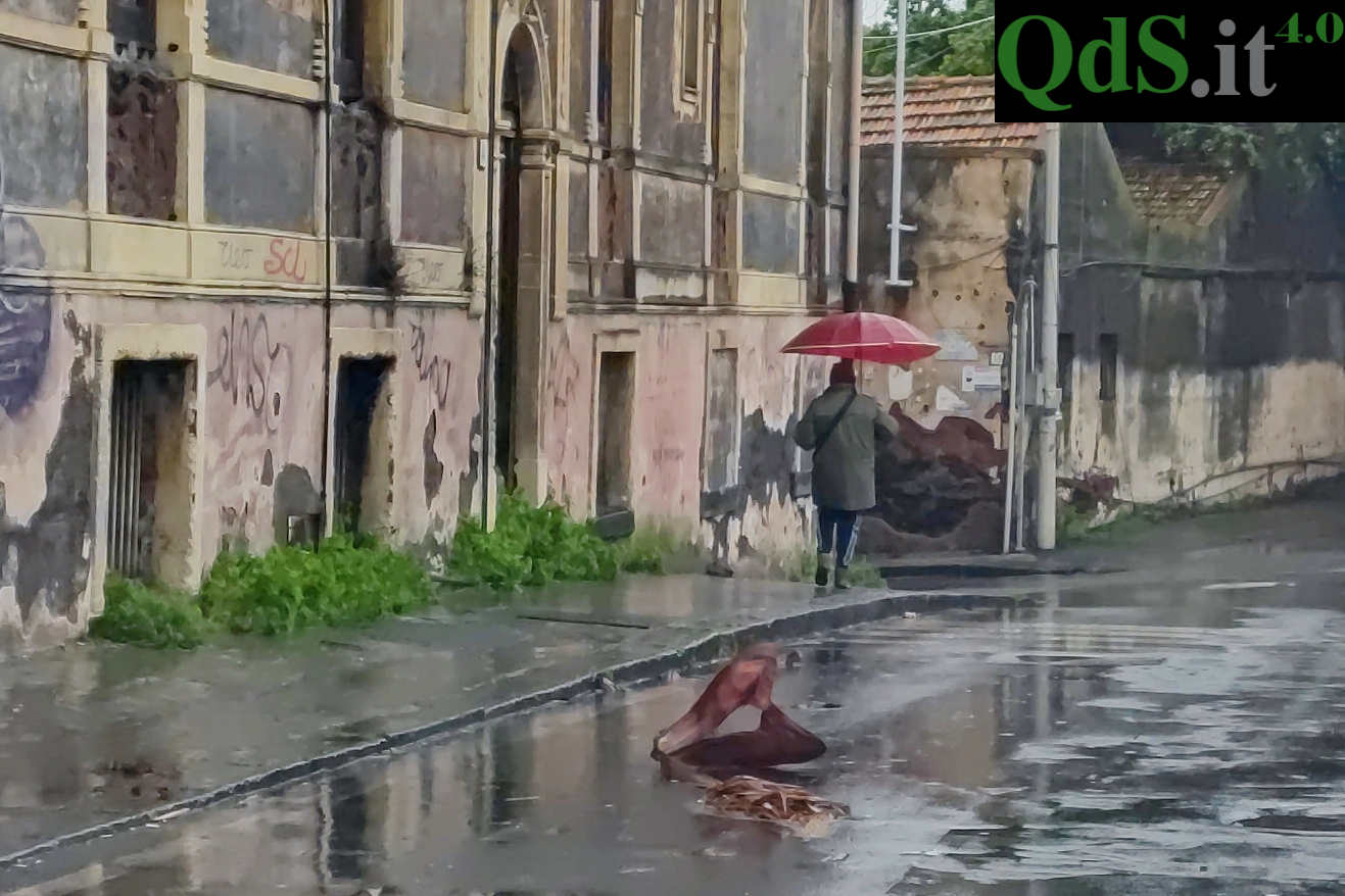 Dal vento incessante agli allagamenti, Sicilia “devastata” dal maltempo – FOTO