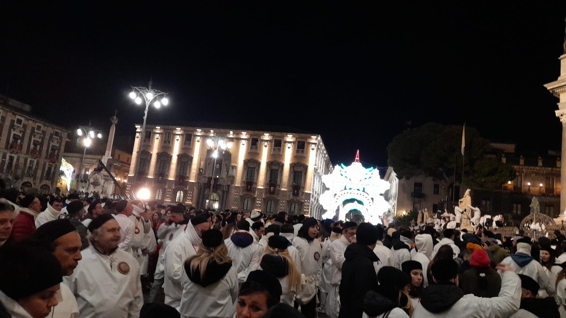 Sant’Agata 2023, l’emozionante inizio del giro esterno – FOTO
