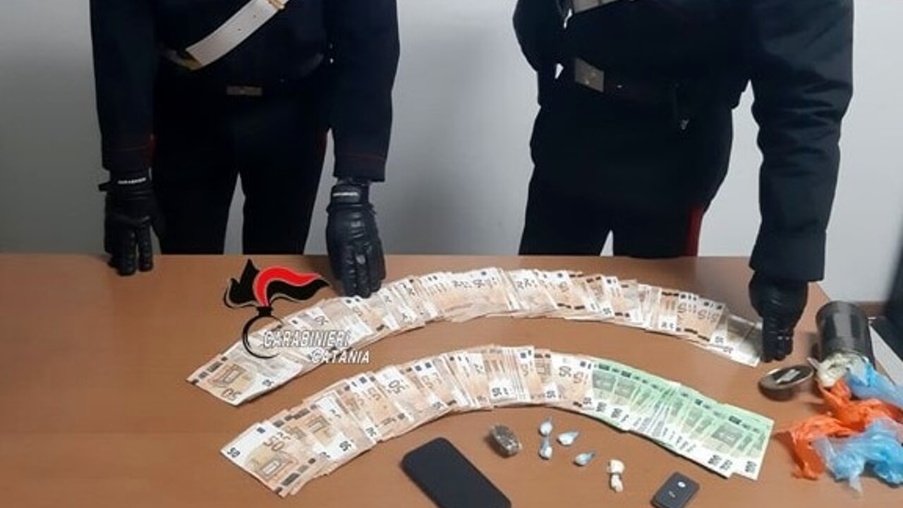 Militello in Val di Catania, cocaina nascosta in un astuccio: arrestato 33enne