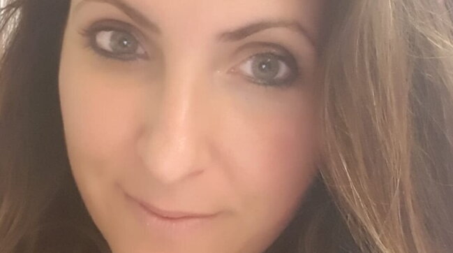 Compie 40 anni e festeggia al ristorante: muore mangiando sushi