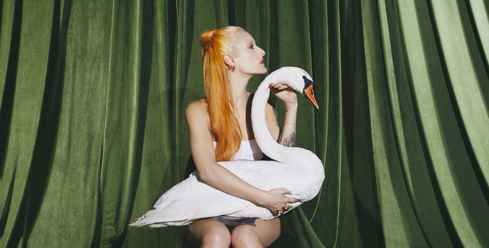 Levante ospite a Verissimo dopo Sanremo: chi è, età, fidanzato, vero nome e carriera