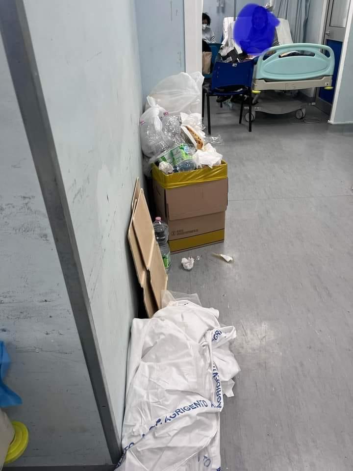 Agrigento, degrado all’ospedale “San Giovanni di Dio”, foto e video choc del pronto soccorso Agrigento, degrado all’ospedale “San Giovanni di Dio”, foto e video choc del pronto soccorso