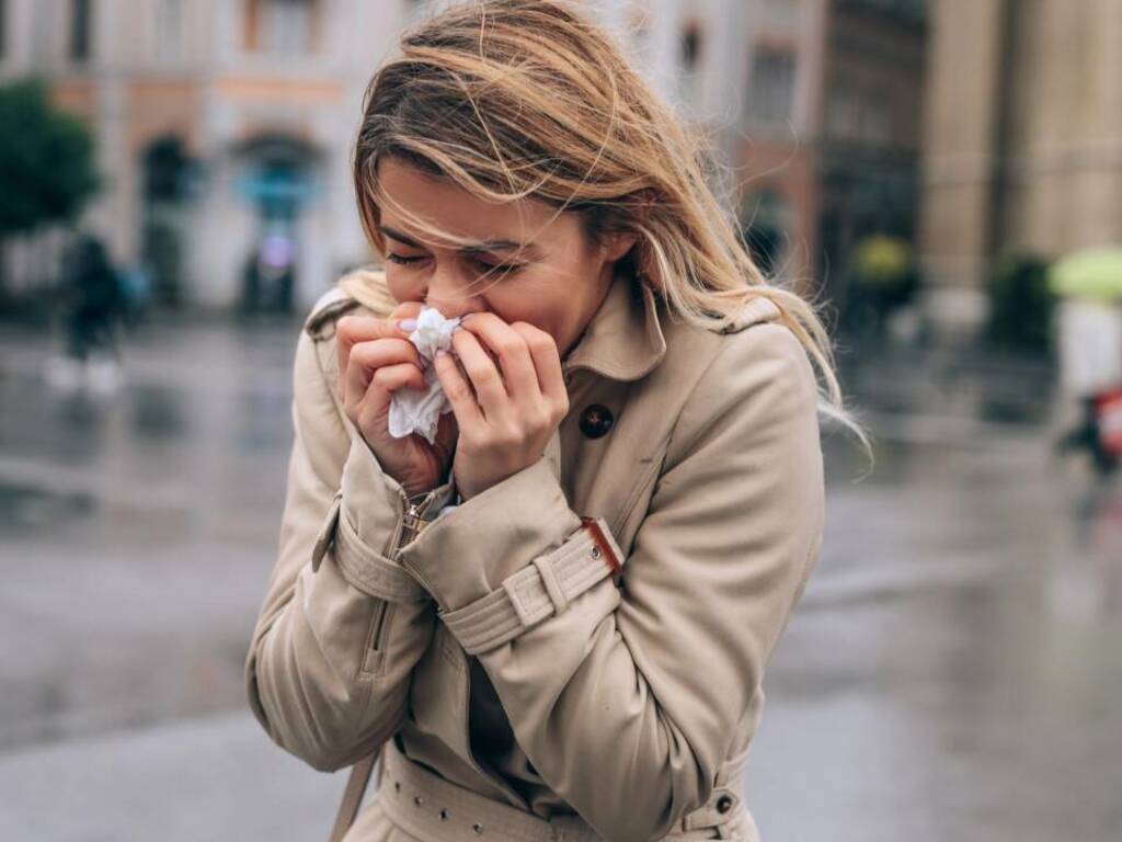 L’Ema accende i riflettori sui farmaci del raffreddore: ipotesi rischi per il cervello
