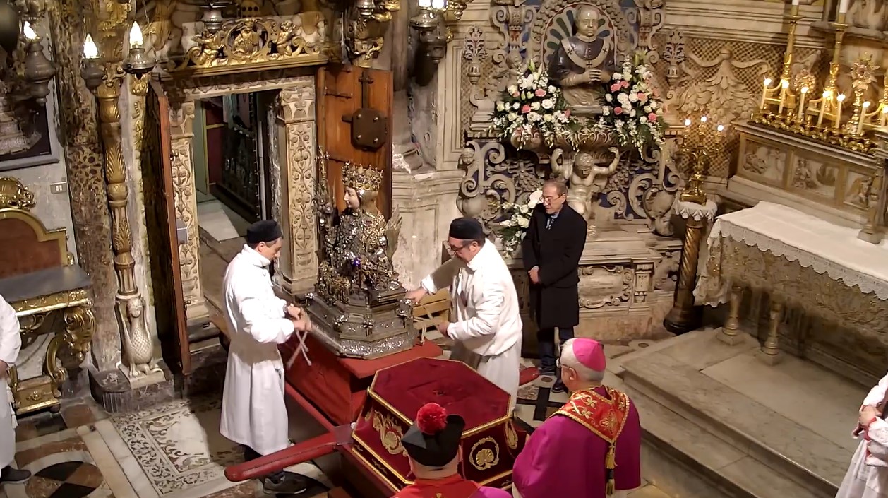 Sant’Agata 2023, con la Messa dell’Aurora i devoti “riabbracciano” la Patrona – DIRETTA