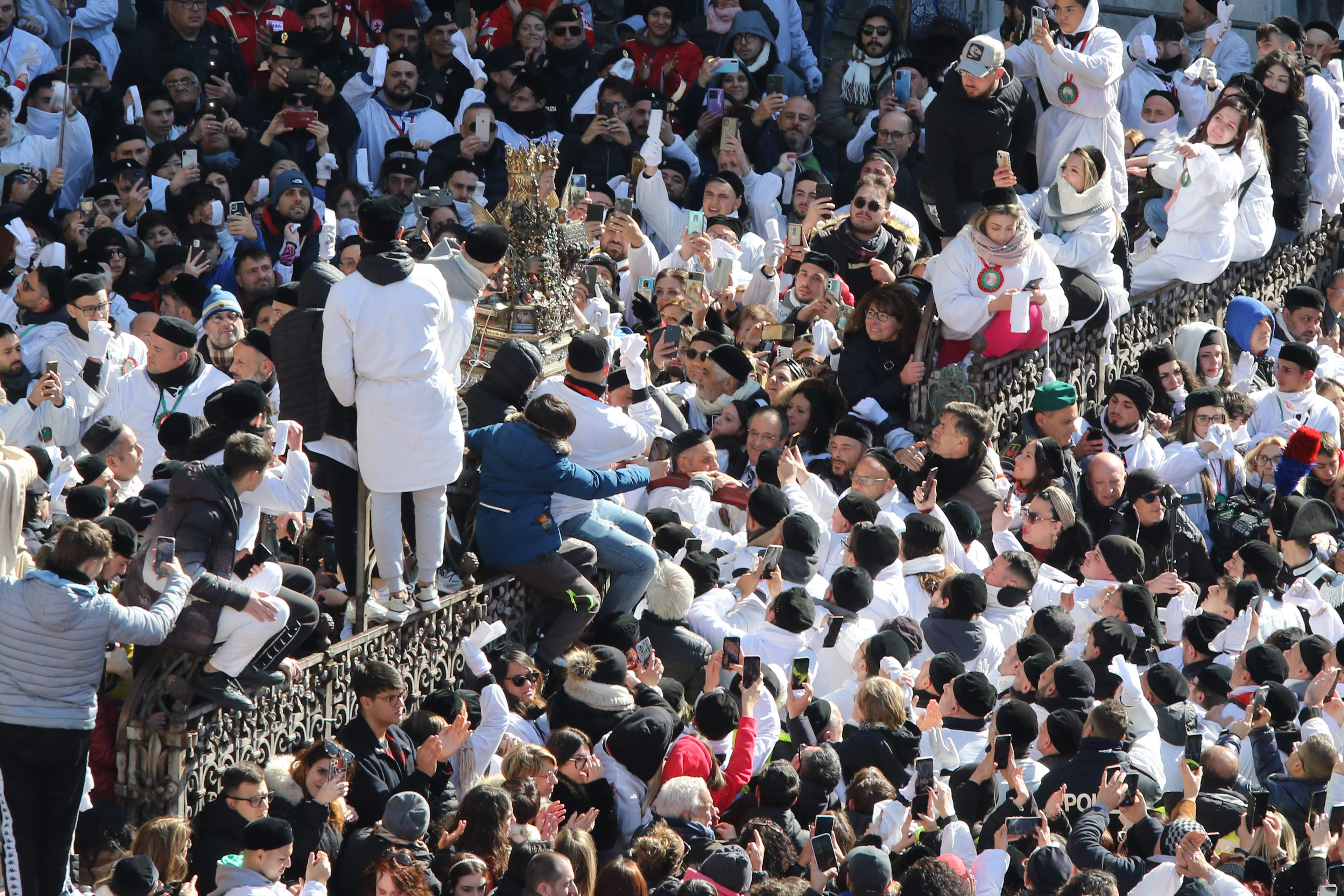 Sant’Agata 2023, fine della Festa: la Patrona di Catania torna in Cattedrale – FOTO e VIDEO