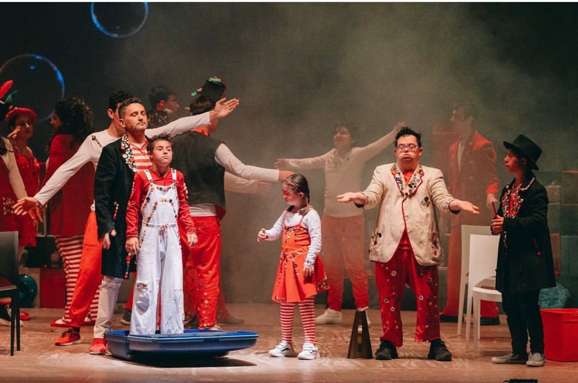 Catania, “Rosso: la bottega dei bottoni” in scena all’Ambasciatori Catania, “Rosso: la bottega dei bottoni” in scena all’Ambasciatori