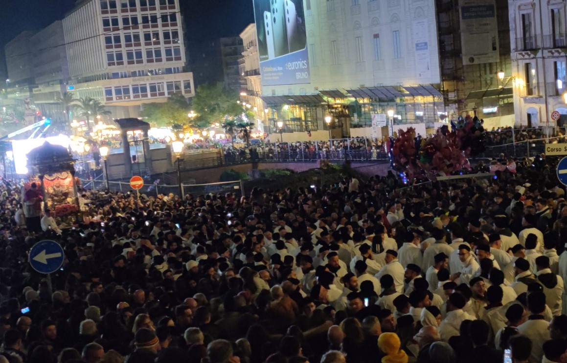 Sant’Agata 2023, lo spettacolo della “Salita dei Cappuccini” – FOTO e VIDEO Sant’Agata 2023, lo spettacolo della “Salita dei Cappuccini” – FOTO e VIDEO