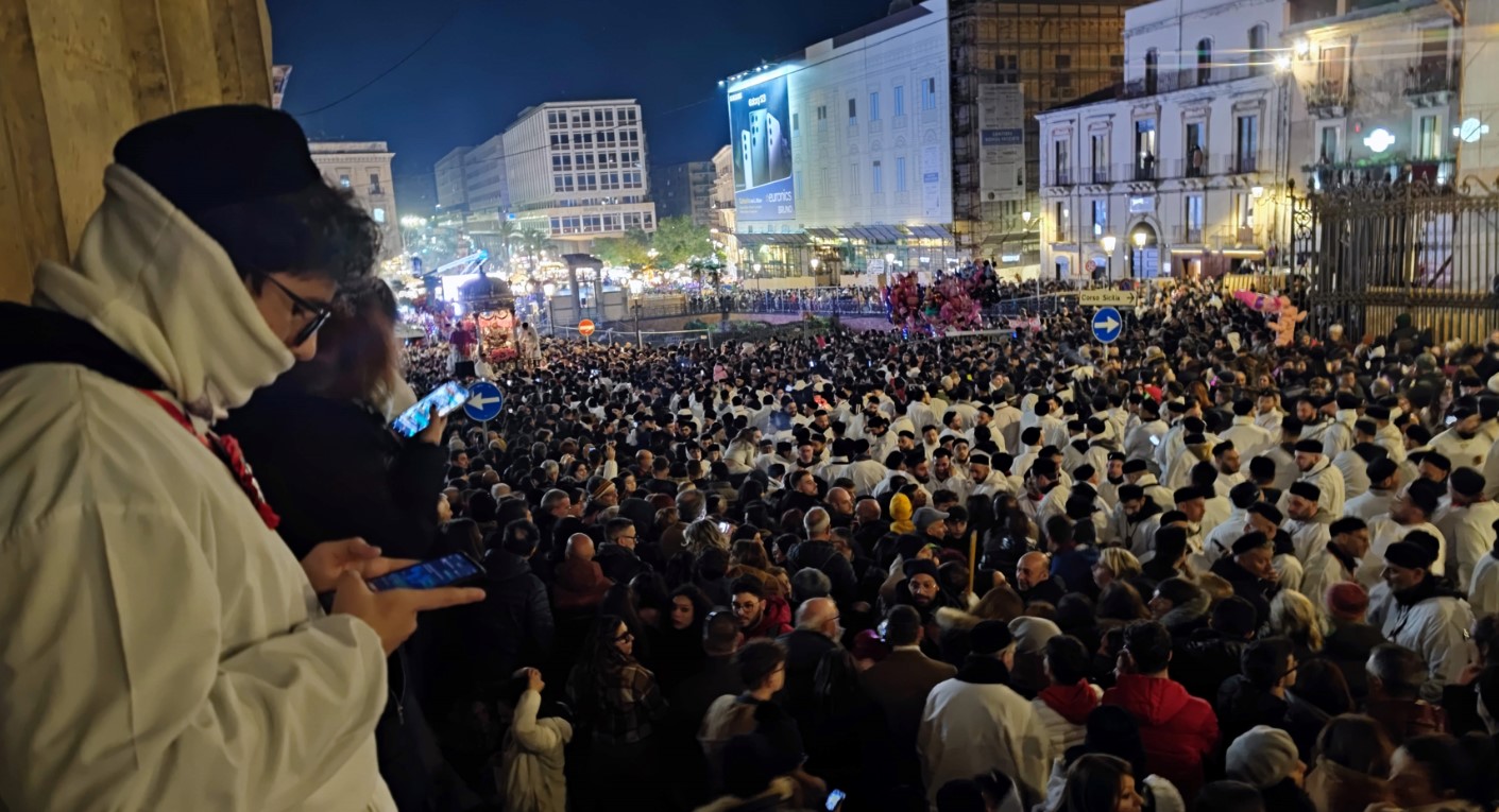 Sant’Agata 2023, lo spettacolo della “Salita dei Cappuccini” – FOTO e VIDEO Sant’Agata 2023, lo spettacolo della “Salita dei Cappuccini” – FOTO e VIDEO