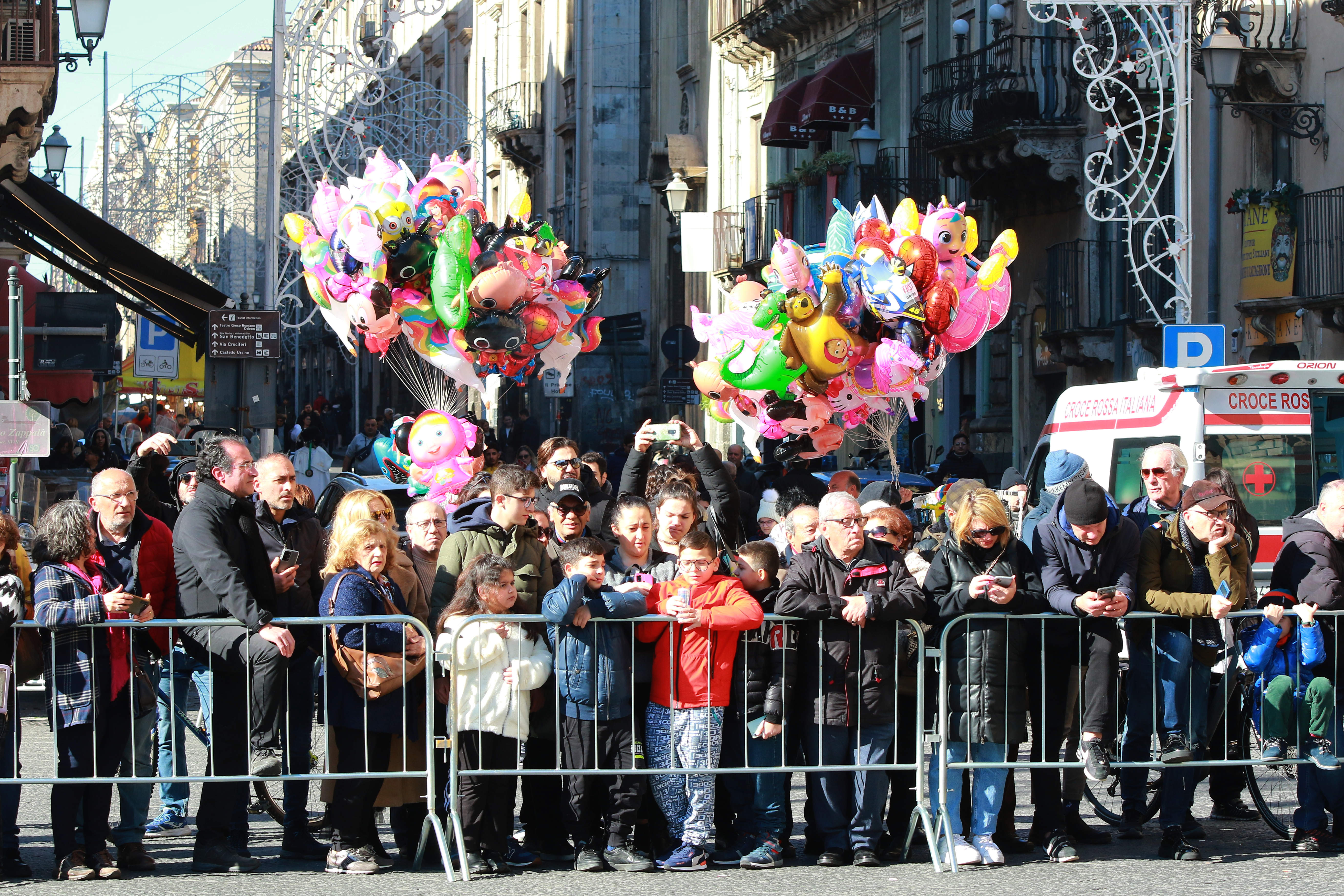 Carrozza del Senato e offerta della cera: al via ufficialmente la festa di Sant’Agata – FOTO e VIDEO Carrozza del Senato e offerta della cera: al via ufficialmente la festa di Sant’Agata – FOTO e VIDEO