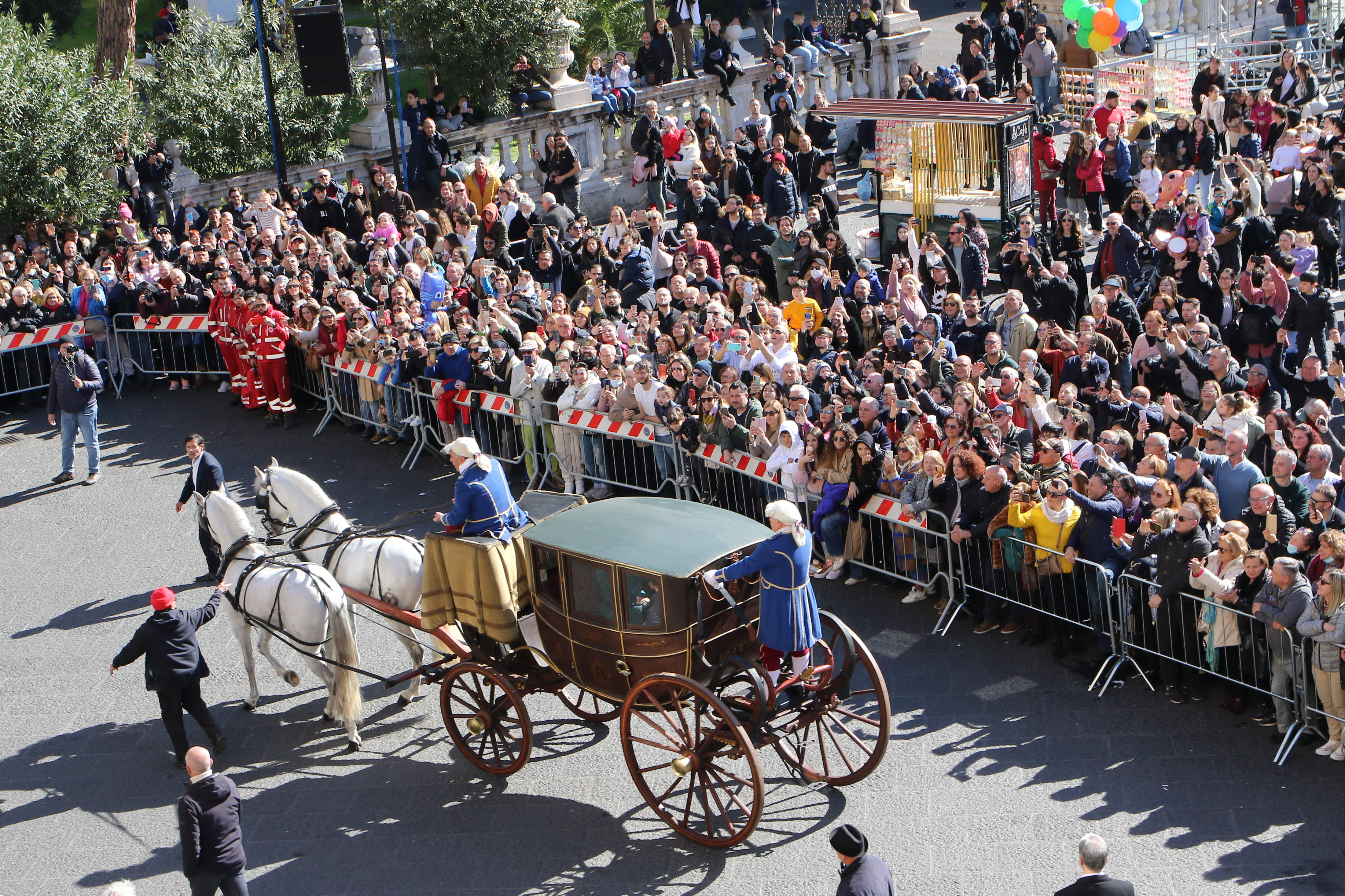 Carrozza del Senato e offerta della cera: al via ufficialmente la festa di Sant’Agata – FOTO e VIDEO Carrozza del Senato e offerta della cera: al via ufficialmente la festa di Sant’Agata – FOTO e VIDEO