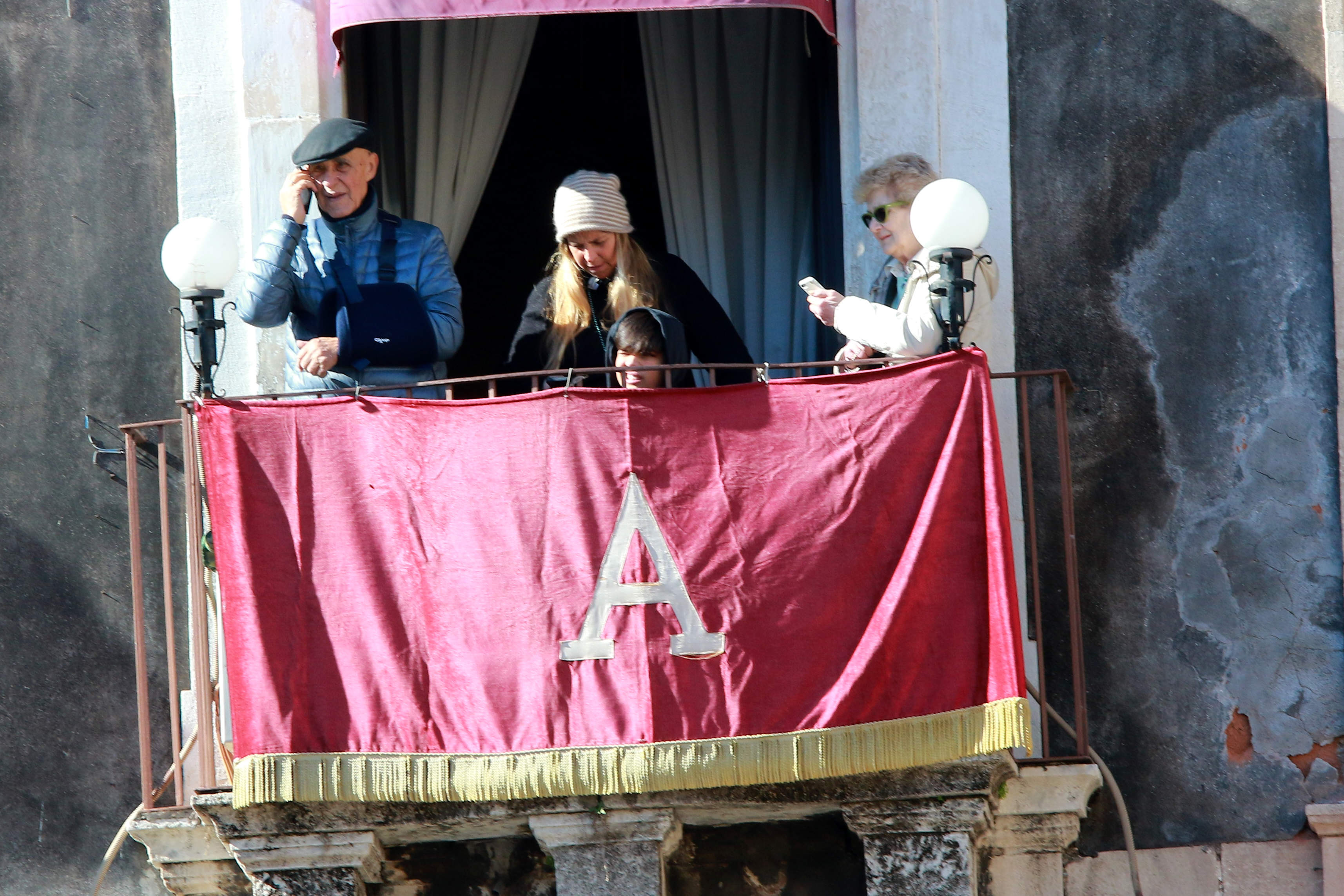 Carrozza del Senato e offerta della cera: al via ufficialmente la festa di Sant’Agata – FOTO e VIDEO Carrozza del Senato e offerta della cera: al via ufficialmente la festa di Sant’Agata – FOTO e VIDEO