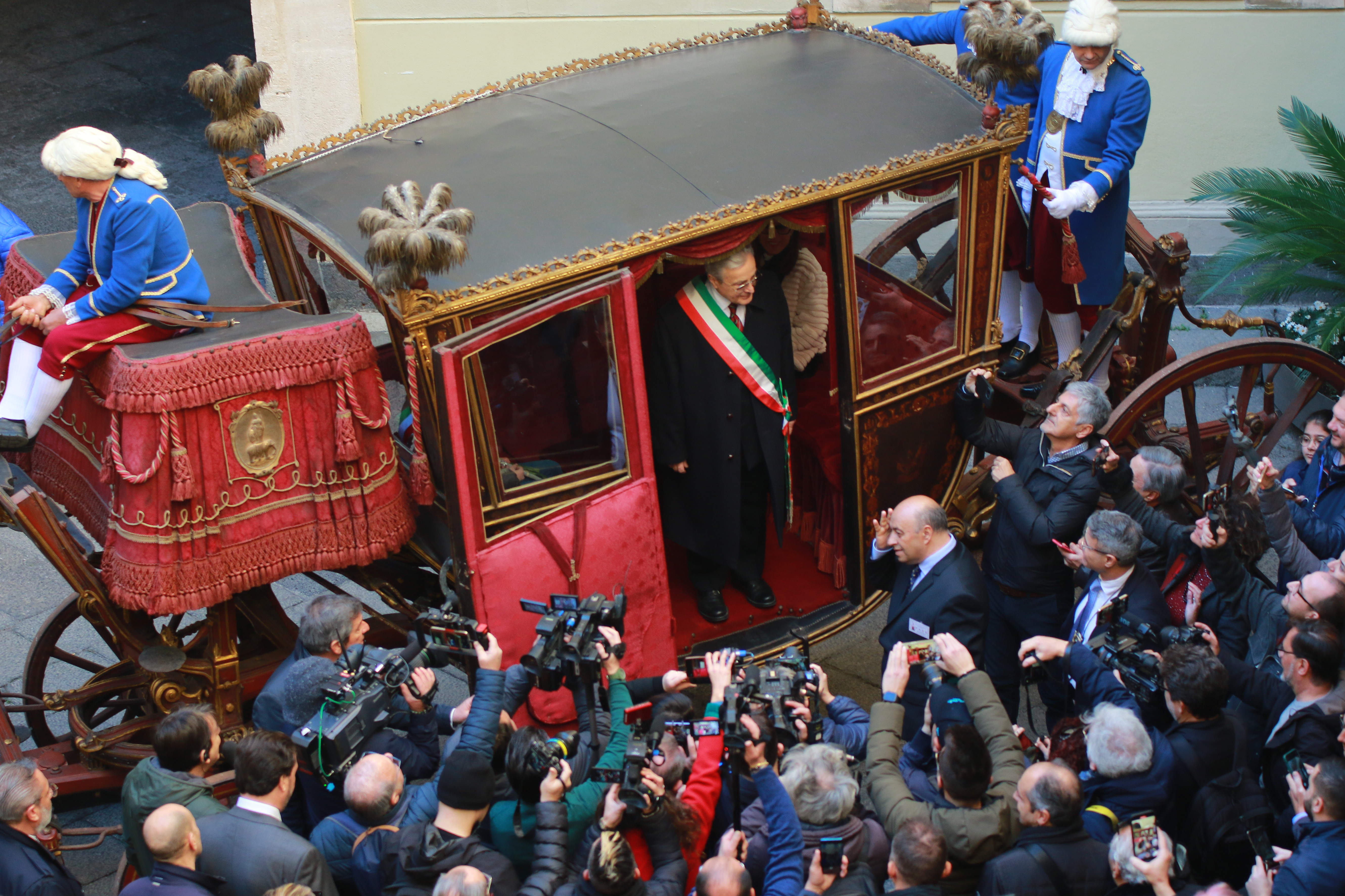 Carrozza del Senato e offerta della cera: al via ufficialmente la festa di Sant’Agata – FOTO e VIDEO Carrozza del Senato e offerta della cera: al via ufficialmente la festa di Sant’Agata – FOTO e VIDEO
