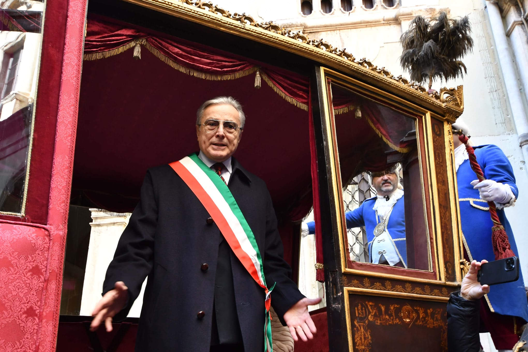 Carrozza del Senato e offerta della cera: al via ufficialmente la festa di Sant’Agata – FOTO e VIDEO Carrozza del Senato e offerta della cera: al via ufficialmente la festa di Sant’Agata – FOTO e VIDEO