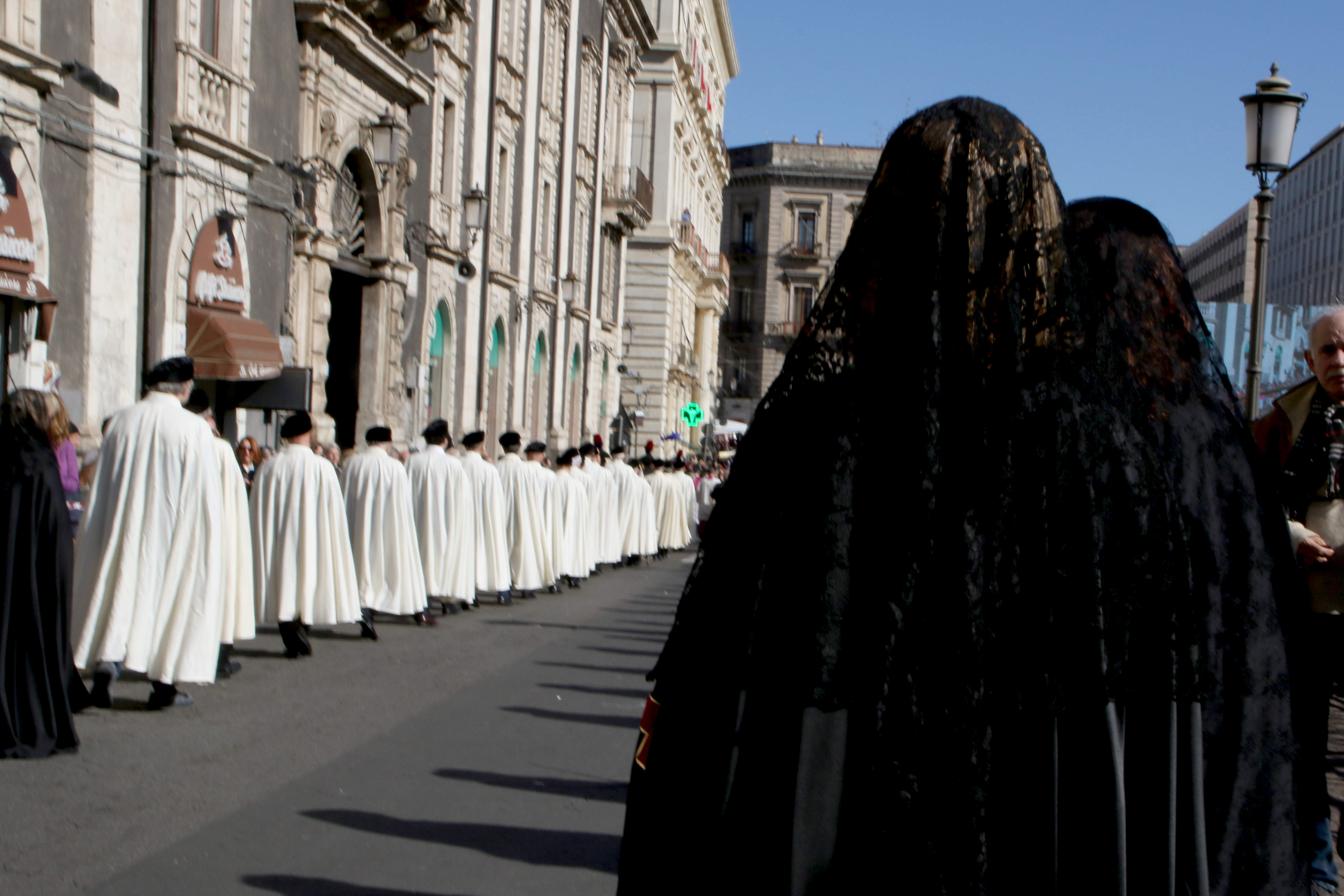 Carrozza del Senato e offerta della cera: al via ufficialmente la festa di Sant’Agata – FOTO e VIDEO Carrozza del Senato e offerta della cera: al via ufficialmente la festa di Sant’Agata – FOTO e VIDEO