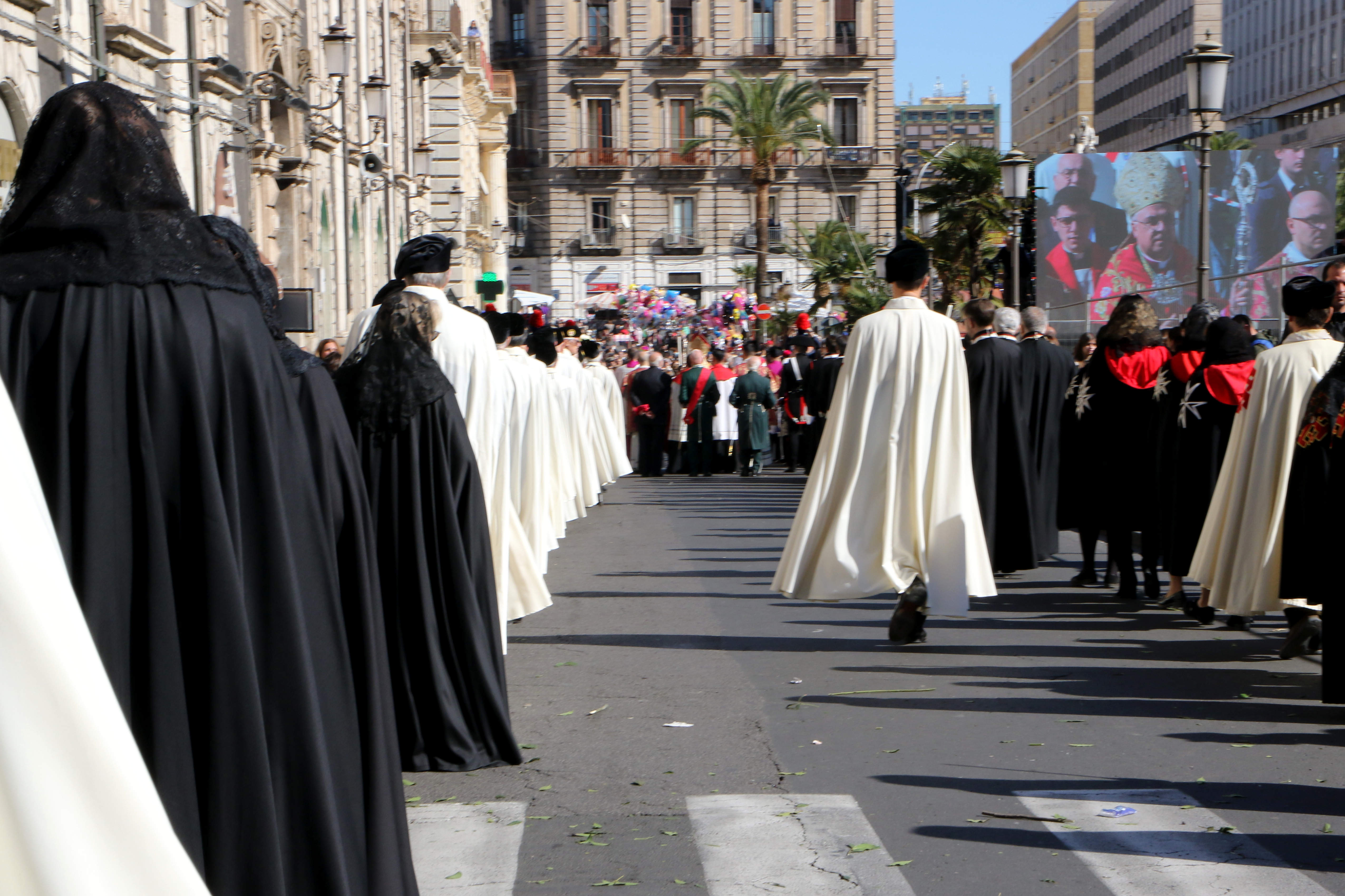 Carrozza del Senato e offerta della cera: al via ufficialmente la festa di Sant’Agata – FOTO e VIDEO Carrozza del Senato e offerta della cera: al via ufficialmente la festa di Sant’Agata – FOTO e VIDEO