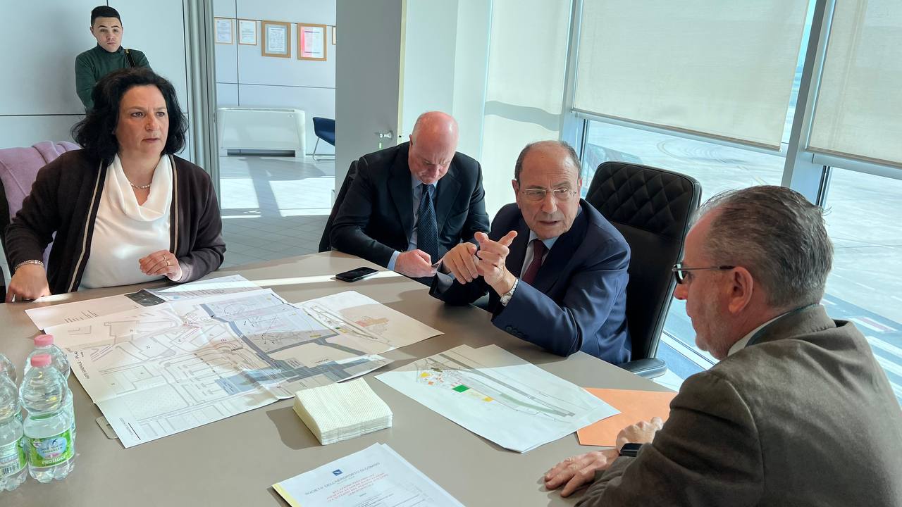 Aeroporto Comiso, Schifani incontra Comune e società gestione: “Realizzare area cargo”