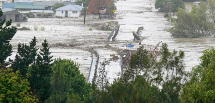 Maltempo in Nuova Zelanda, almeno 4 morti e 1400 dispersi per il ciclone Gabrielle