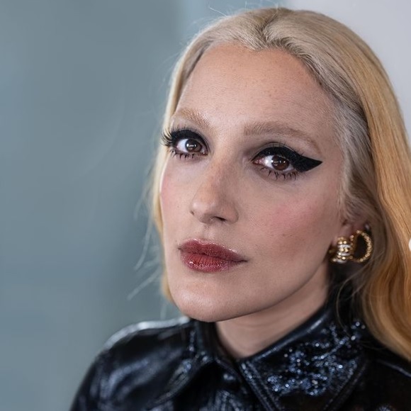 Levante ospite a Verissimo dopo Sanremo: chi è, età, fidanzato, vero nome e carriera