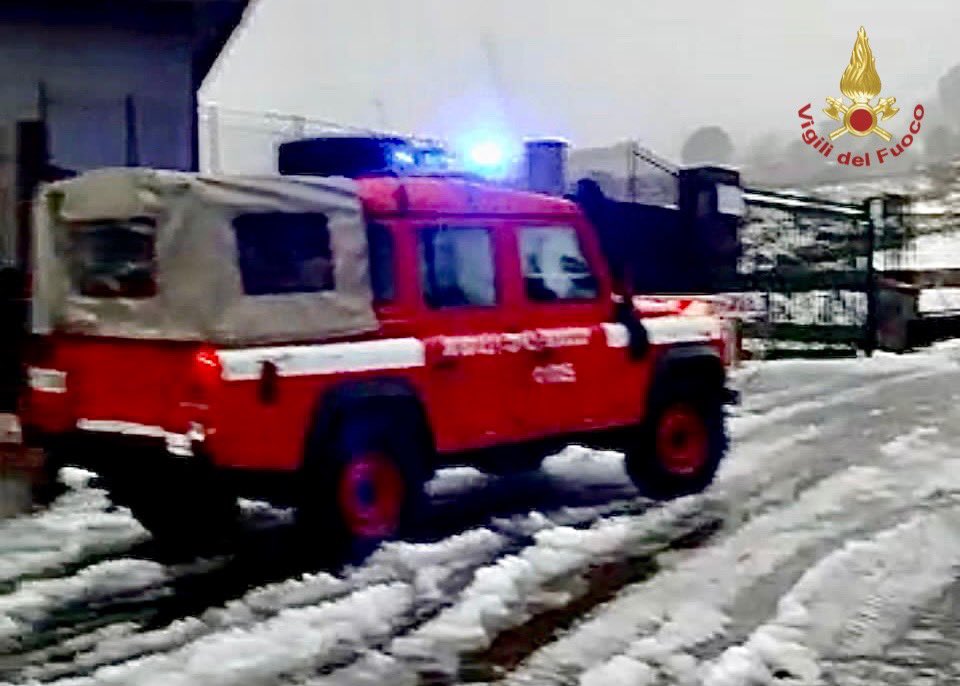 Dal vento incessante agli allagamenti, Sicilia “devastata” dal maltempo – FOTO