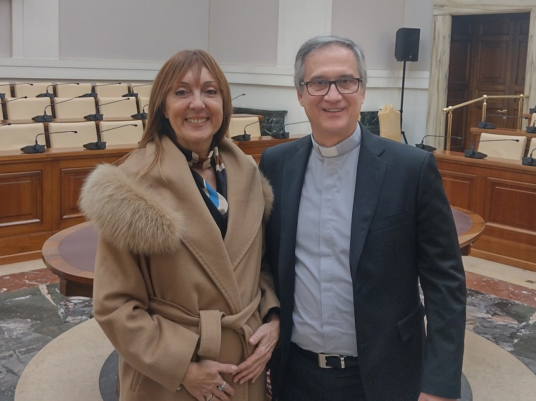 Monsignor Viganò: “Scuola fucina di valori basati su storia, radici e conoscenza”