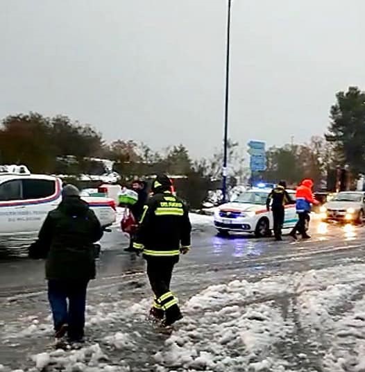 Sicilia travolta dal maltempo: neve, nubifragi, forte vento, scuole chiuse e voli cancellati