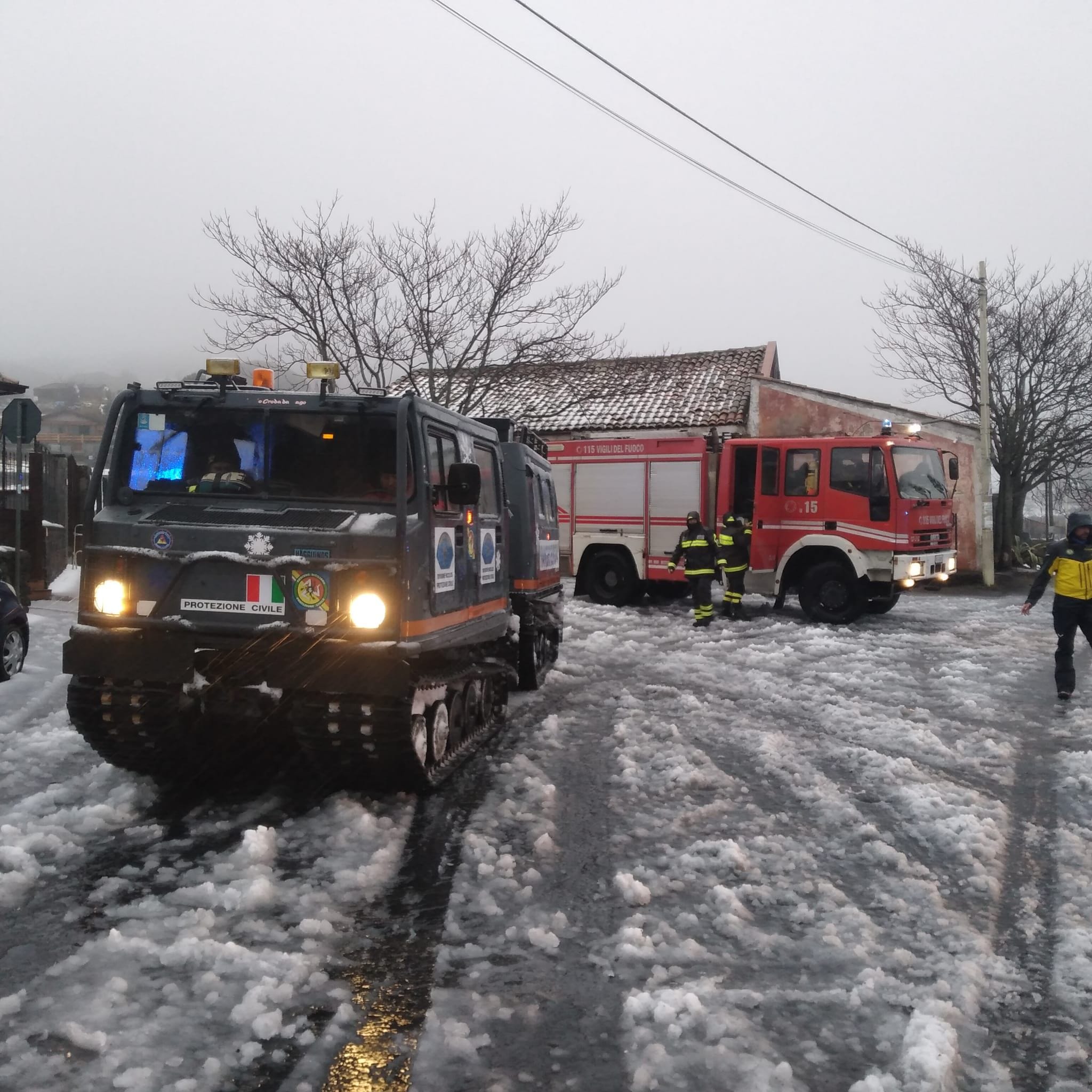 Sicilia travolta dal maltempo: neve, nubifragi, forte vento, scuole chiuse e voli cancellati