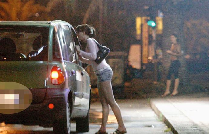 Prostituzione, M5S contrario a ipotesi di regolamentazione