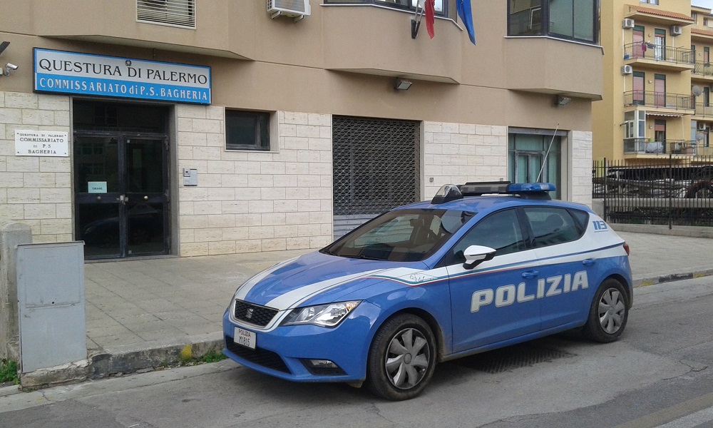 Rapina in negozio con coltello e passamontagna: giovane arrestato dopo la segnalazione al 112