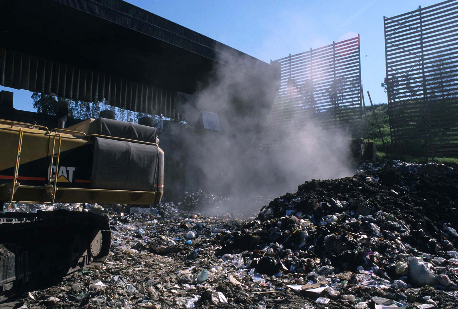 Termovalorizzatori, ritorno all’anno zero. In Sicilia la solita puzza… di discarica