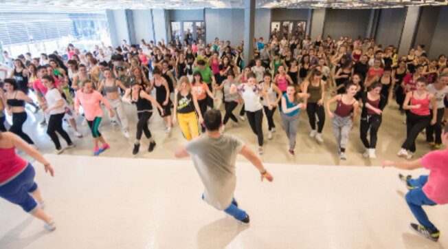 Rissa furibonda tra mamme al saggio di danza dei figli: intervengono i carabinieri