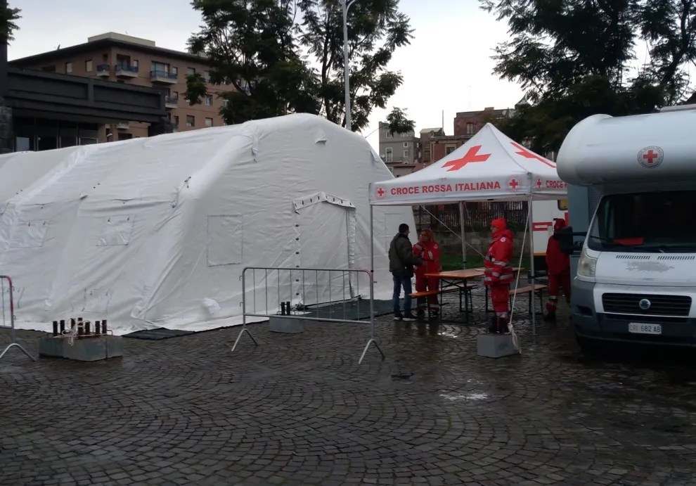 Emergenza freddo a Catania, si teme per i senza tetto: allestito tendone alle Ciminiere