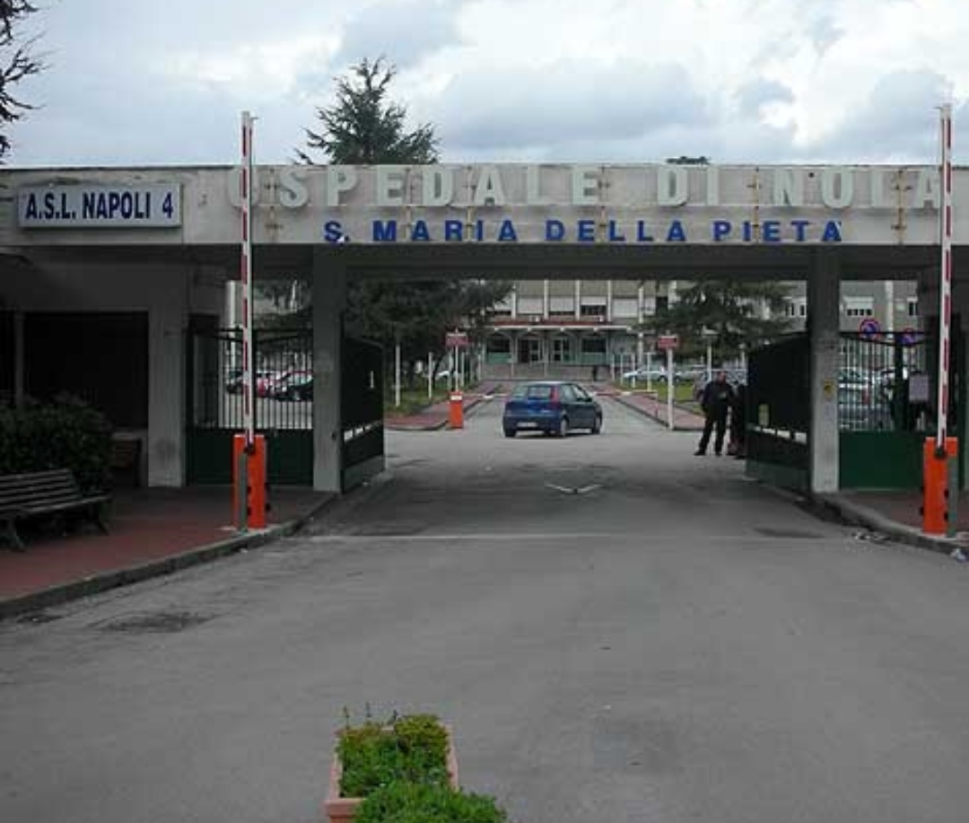 Picchia la fidanzata e investe gli infermieri del 118