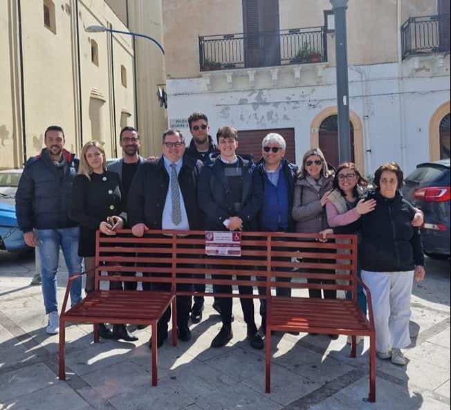 A Ribera panchine inclusive per sentirsi più vicini