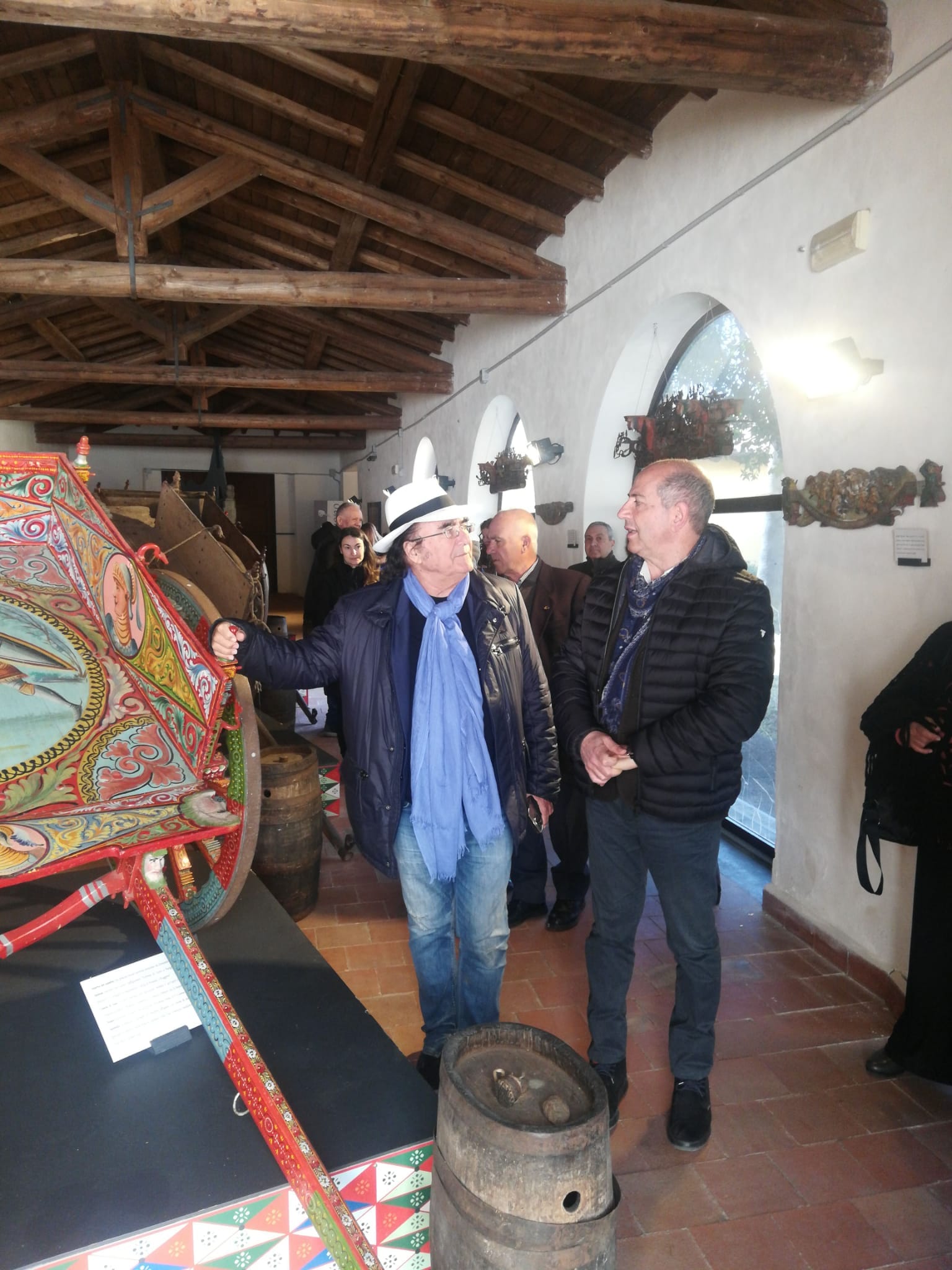 Aci Sant’Antonio, Al Bano in visita al Museo del Carretto Siciliano