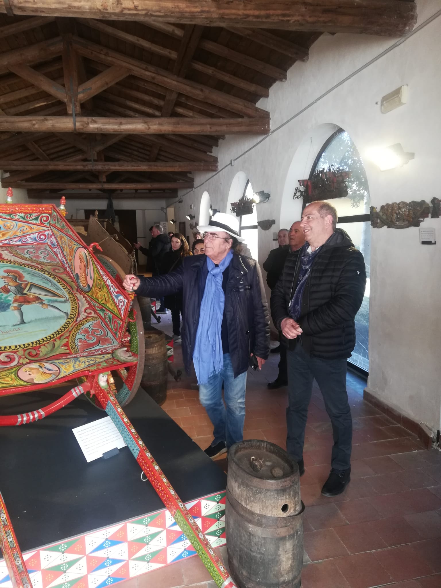 Aci Sant’Antonio, Al Bano in visita al Museo del Carretto Siciliano