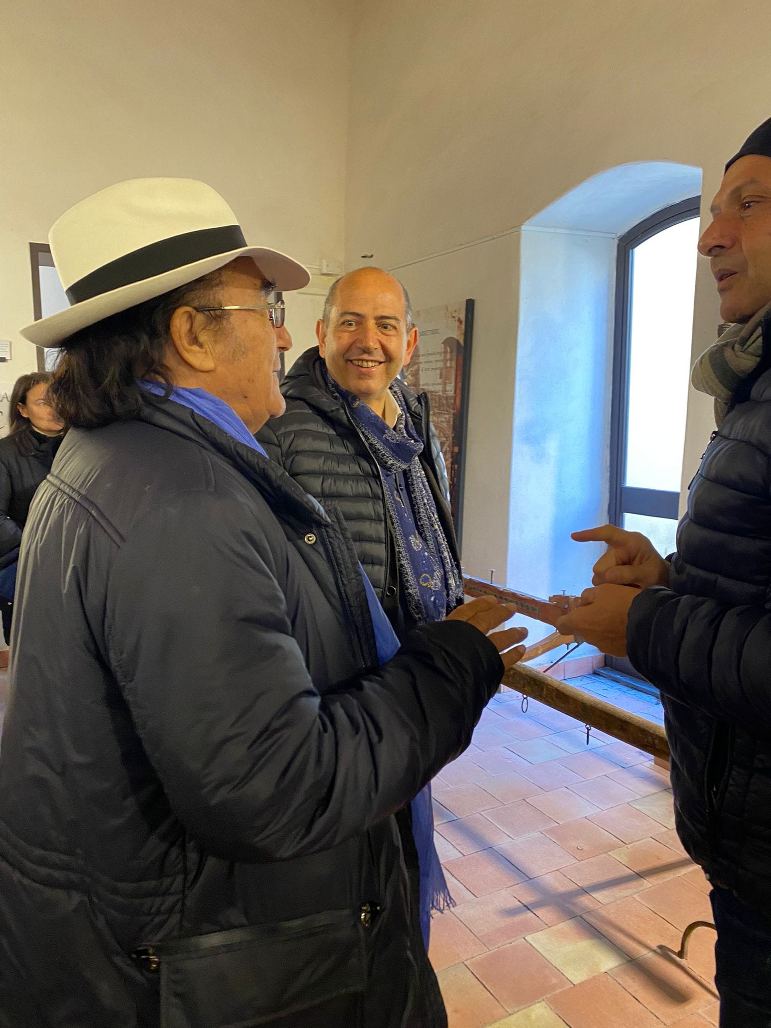 Aci Sant’Antonio, Al Bano in visita al Museo del Carretto Siciliano