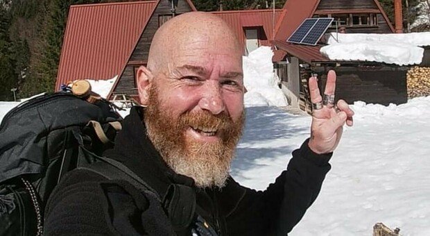 Malato di tumore, gli avevano dato un mese di vita: dopo 10 anni di lotta, addio al catanese Andrea Spinelli