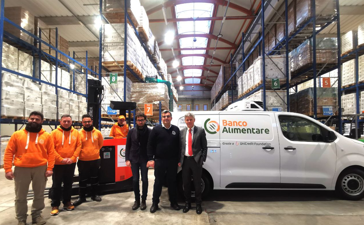 Banco Alimentare della Sicilia, grazie a Unicredit acquistato un furgone e un muletto