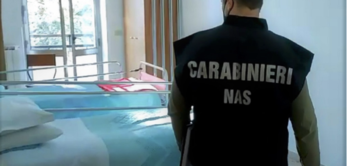 Messina, infiltrazioni d’acqua e crepe sulle pareti in una RSA: denunciata responsabile