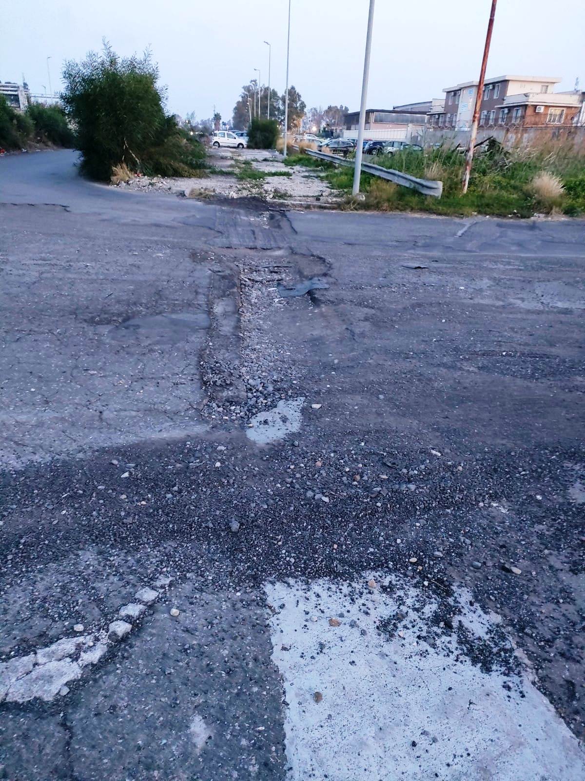 Catania, Zona industriale, chiacchiere e degrado